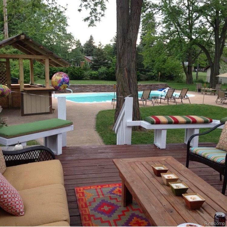 14151 Newburgh Road Livonia, MI 48150 - Photo 38 of 39 36 Pool G Summer.jpg