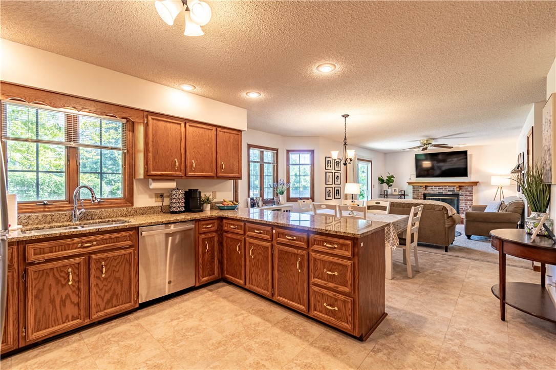 1202 West Pineview Court Decatur, IL 62526 - Photo 10 of 42