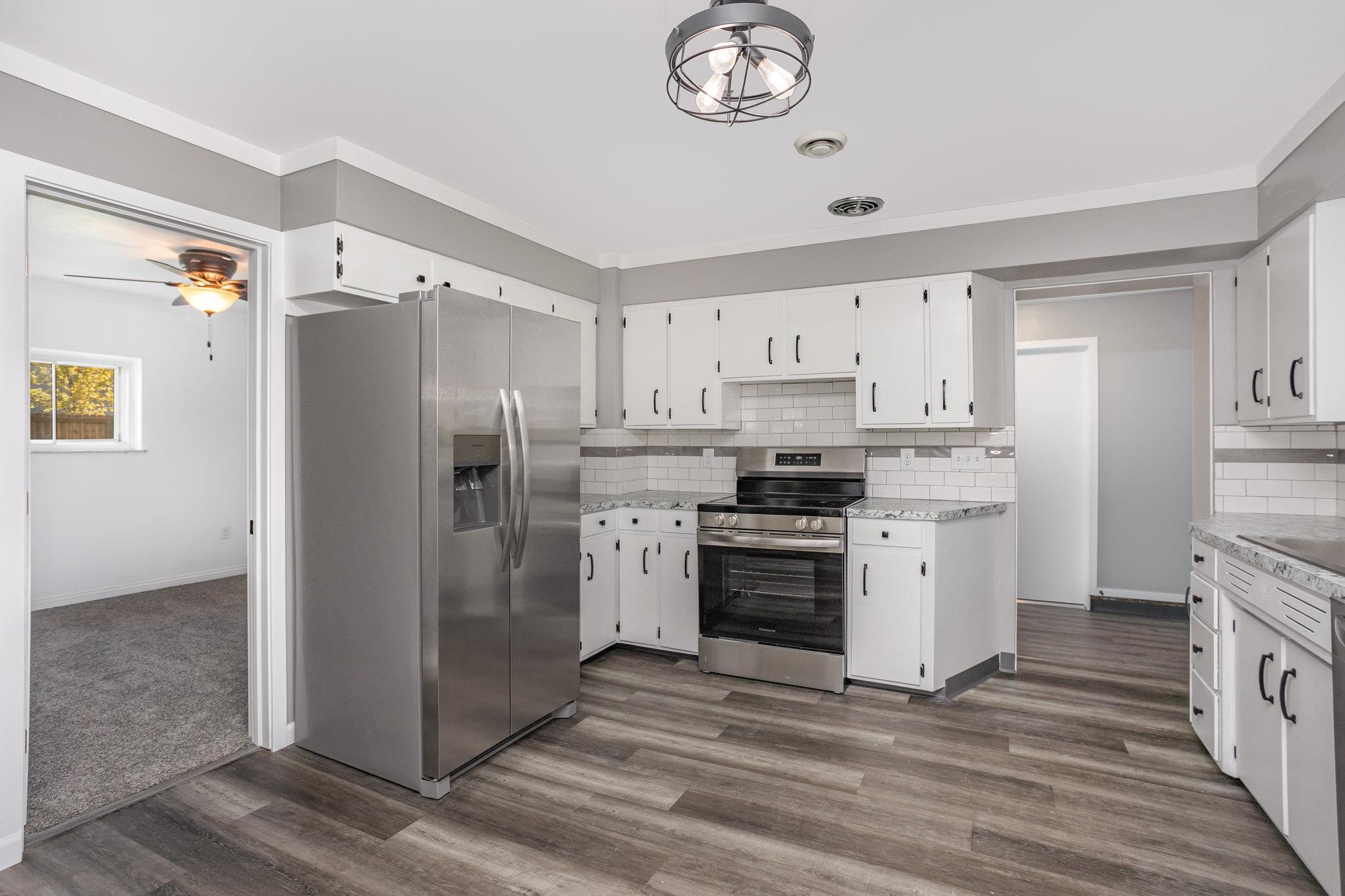 111 South Lincoln Road Bay City, MI 48708 - Photo 3 of 20