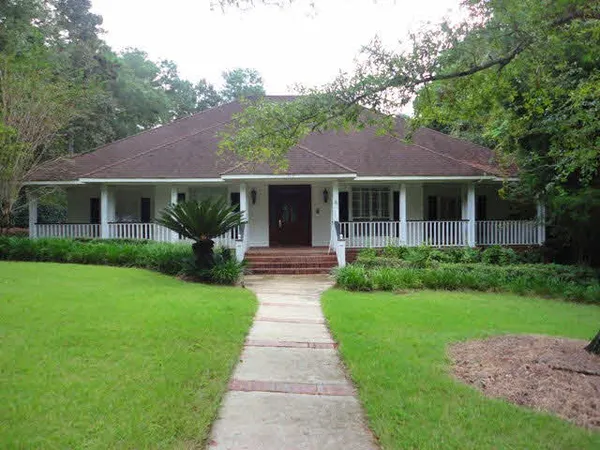 $2,500 | 203 McAdams Avenue, Daphne, AL 36526