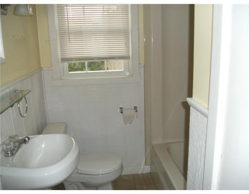 80 Juniper Road South Kingstown, RI 02879 - Photo 5 of 6 Bathroom.