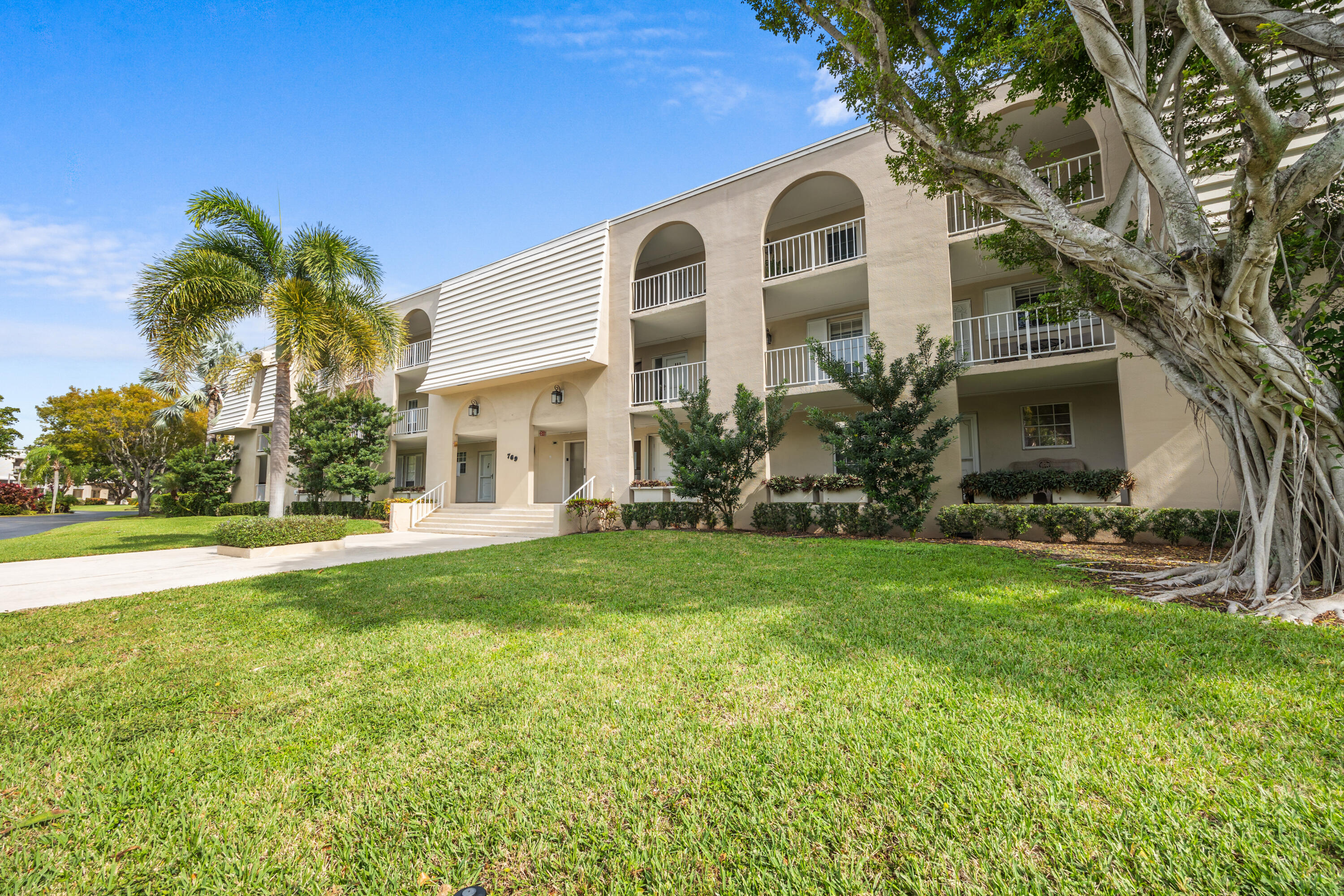 769 Jeffery Street, Unit 2205 Boca Raton, FL 33487 - Photo 3 of 43 Front