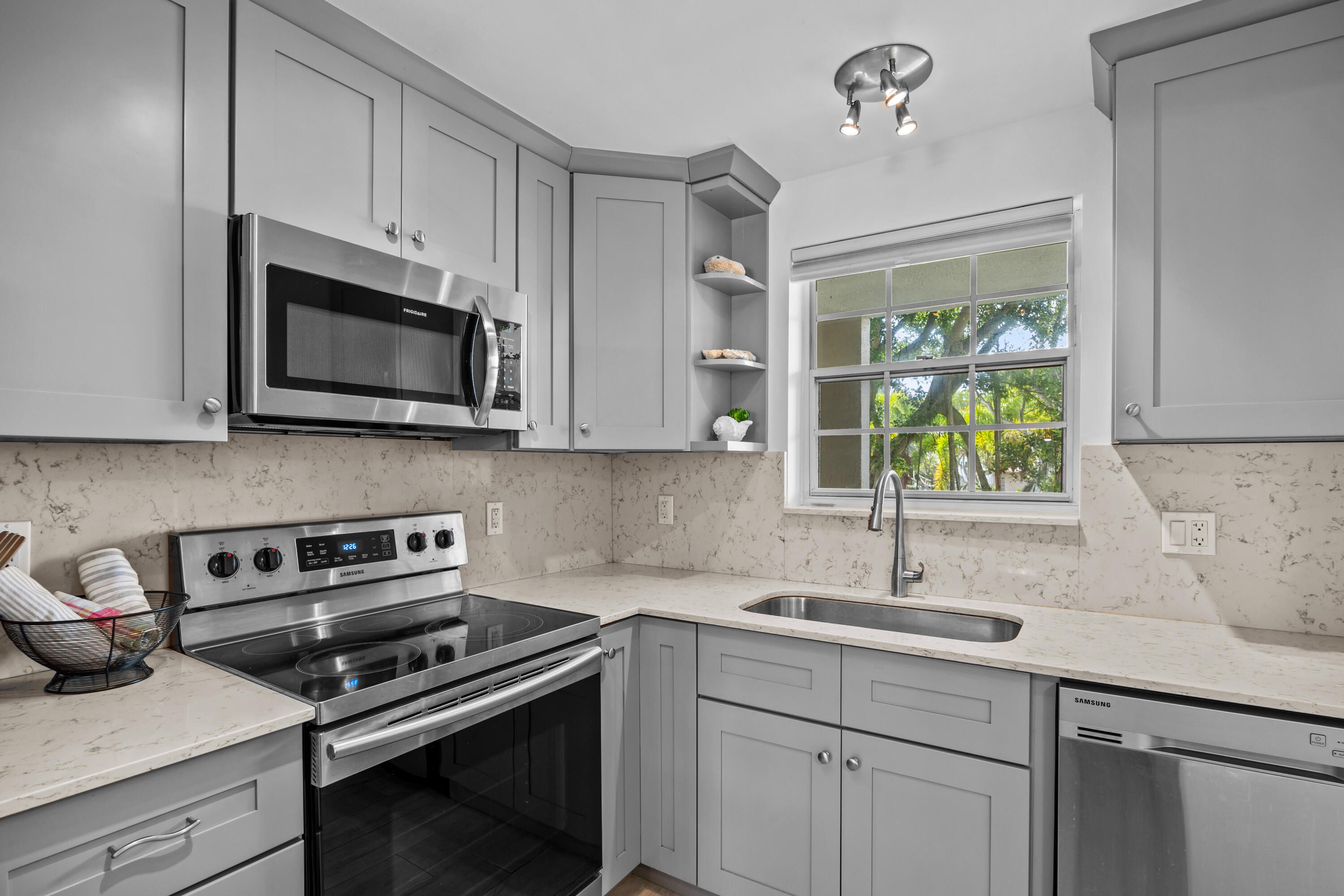 769 Jeffery Street, Unit 2205 Boca Raton, FL 33487 - Photo 8 of 43 366A1356-63