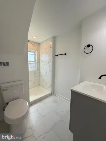 $2,700 | 2125 1/2 Oakland Road, Baltimore, MD 21220