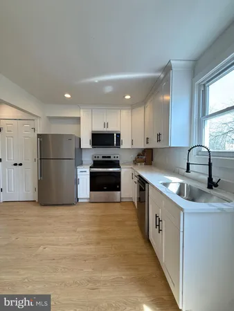 $2,700 | 2125 1/2 Oakland Road, Baltimore, MD 21220