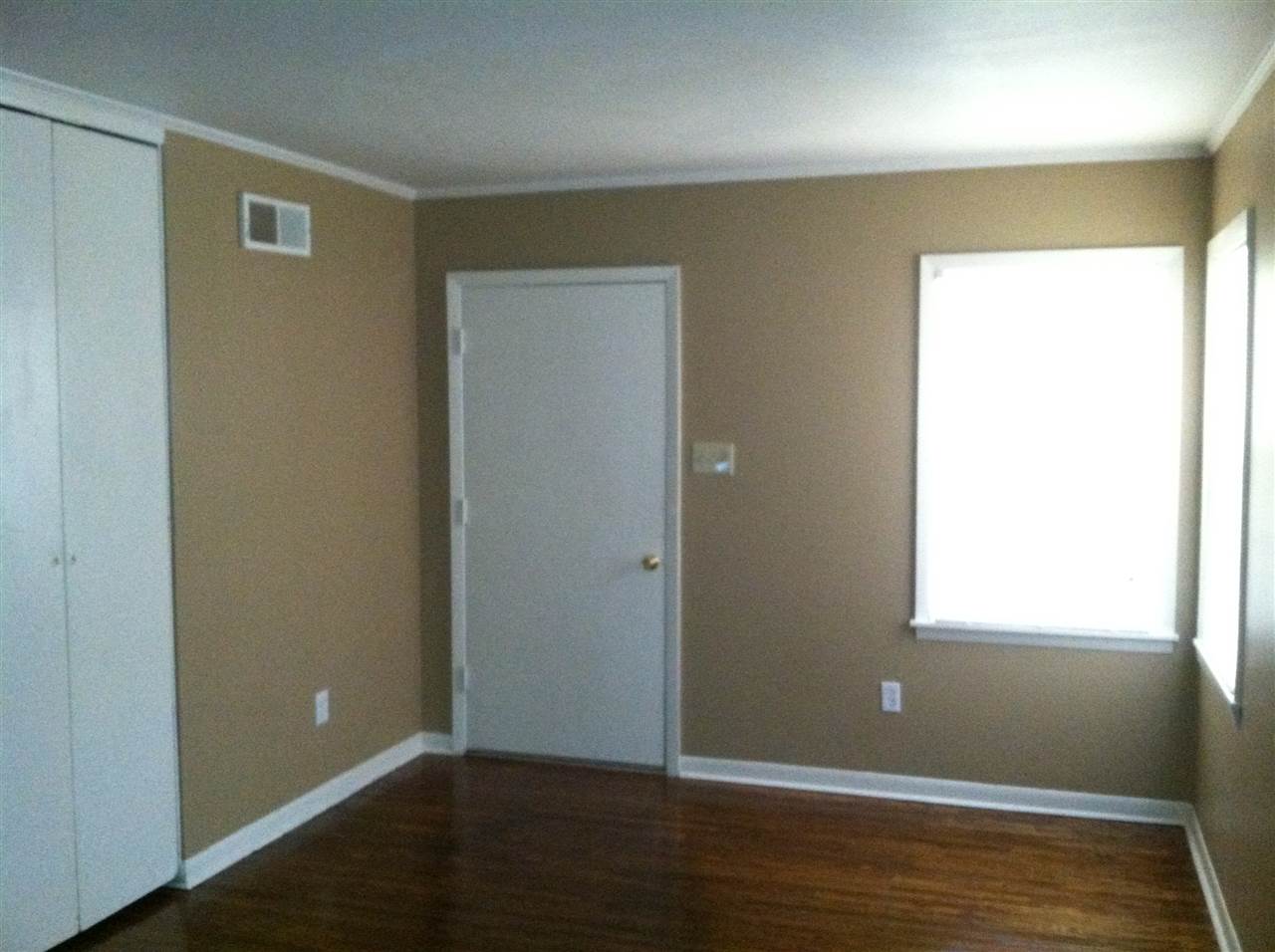 1557 Hopewell Road Memphis, TN 38117 - Photo 3 of 18