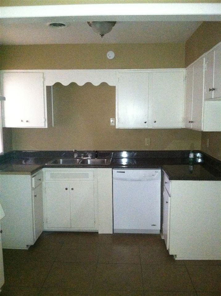 1557 Hopewell Road Memphis, TN 38117 - Photo 10 of 18