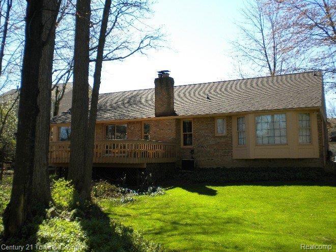 1198 Greenleaf Drive Rochester, MI 48309 - Photo 6 of 25 Rear View 2.jpg