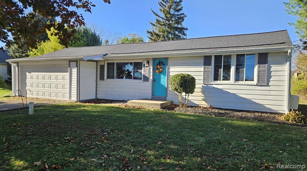 8466 Silver Lake Road Linden, MI 48451 - Photo 2 of 39 Gallery Image 2