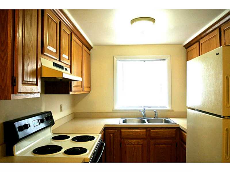 248 Putnam Pike Johnston, RI 02919 - Photo 17 of 19 Kitchen.