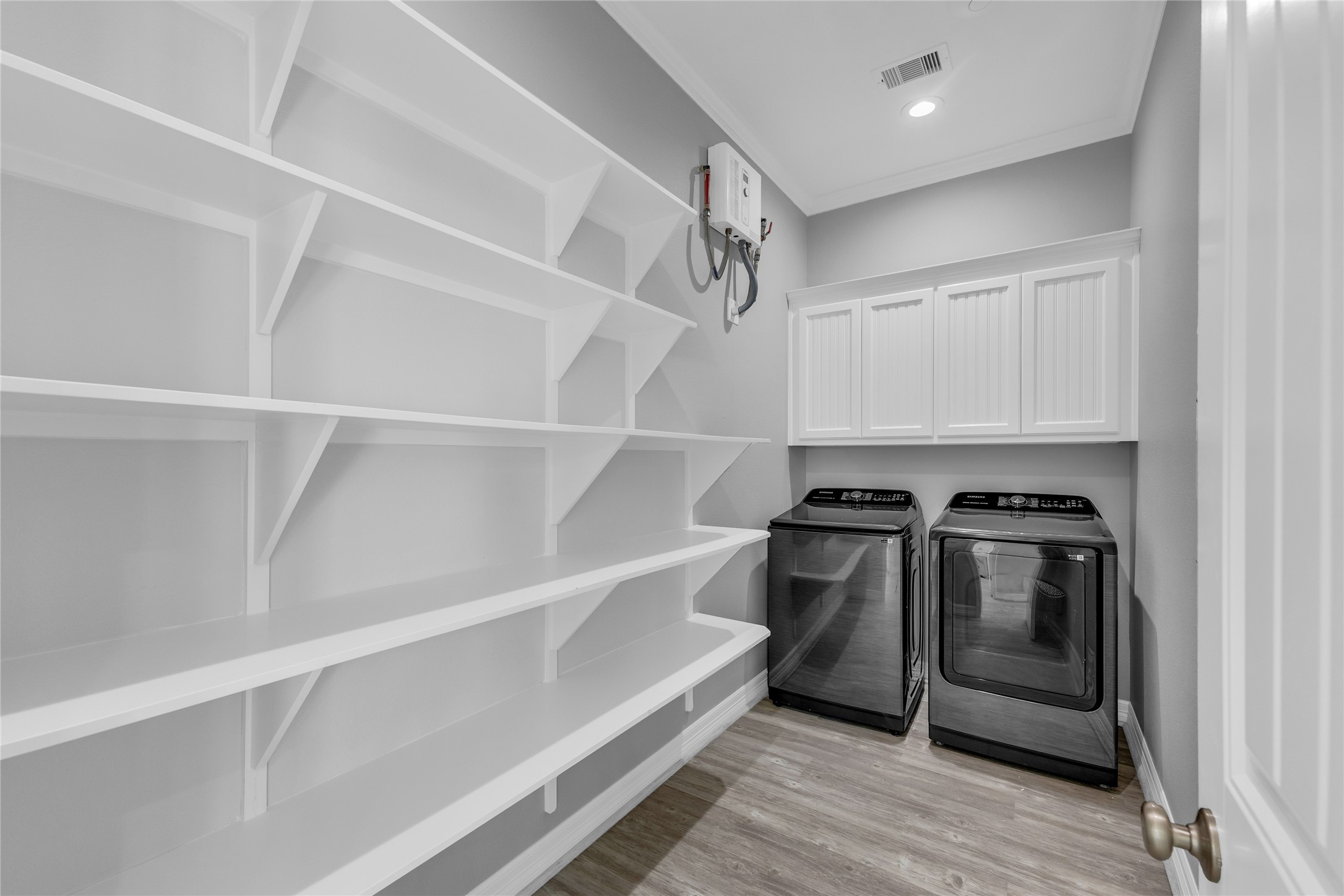 863 South Selwyn Road Crystal Beach, TX 77650 - Photo 12 of 32