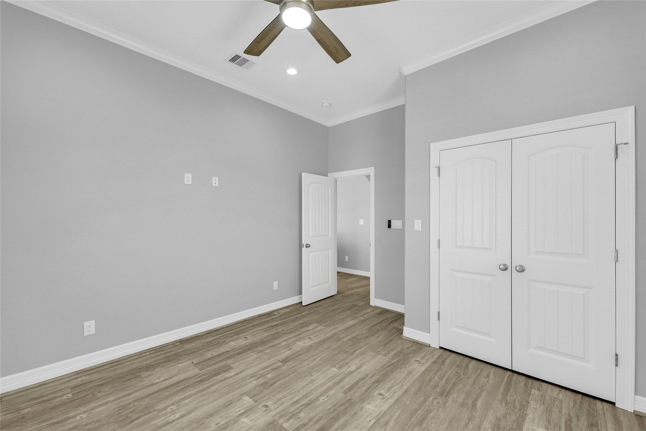 863 South Selwyn Road Crystal Beach, TX 77650 - Photo 20 of 32