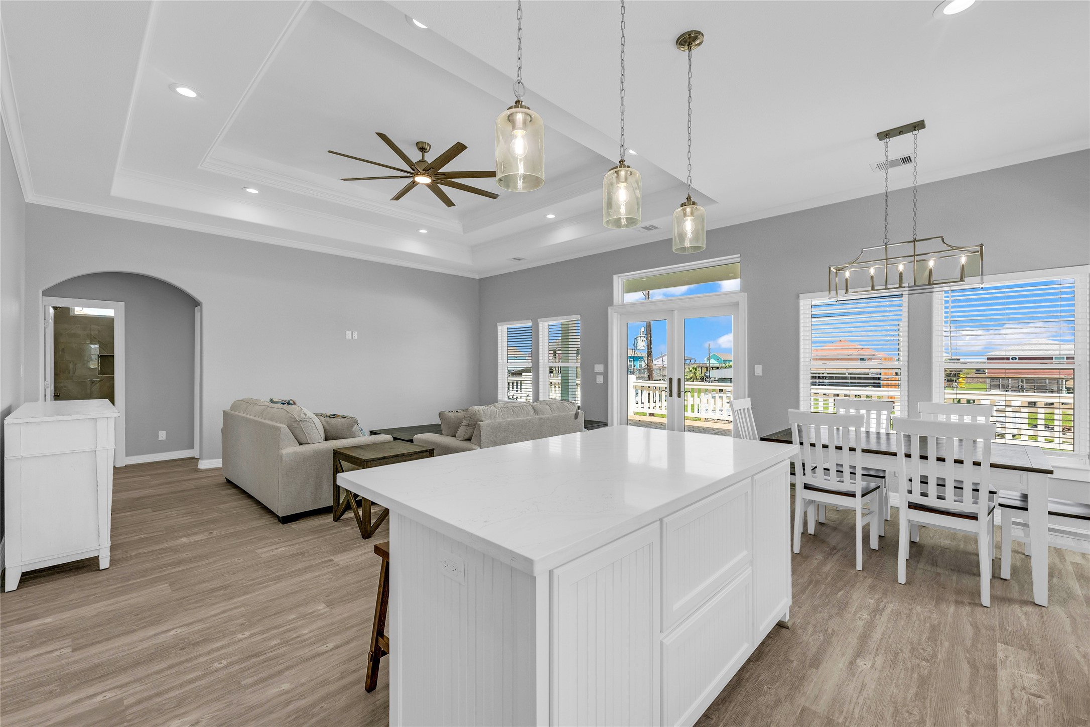 863 South Selwyn Road Crystal Beach, TX 77650 - Photo 2 of 32