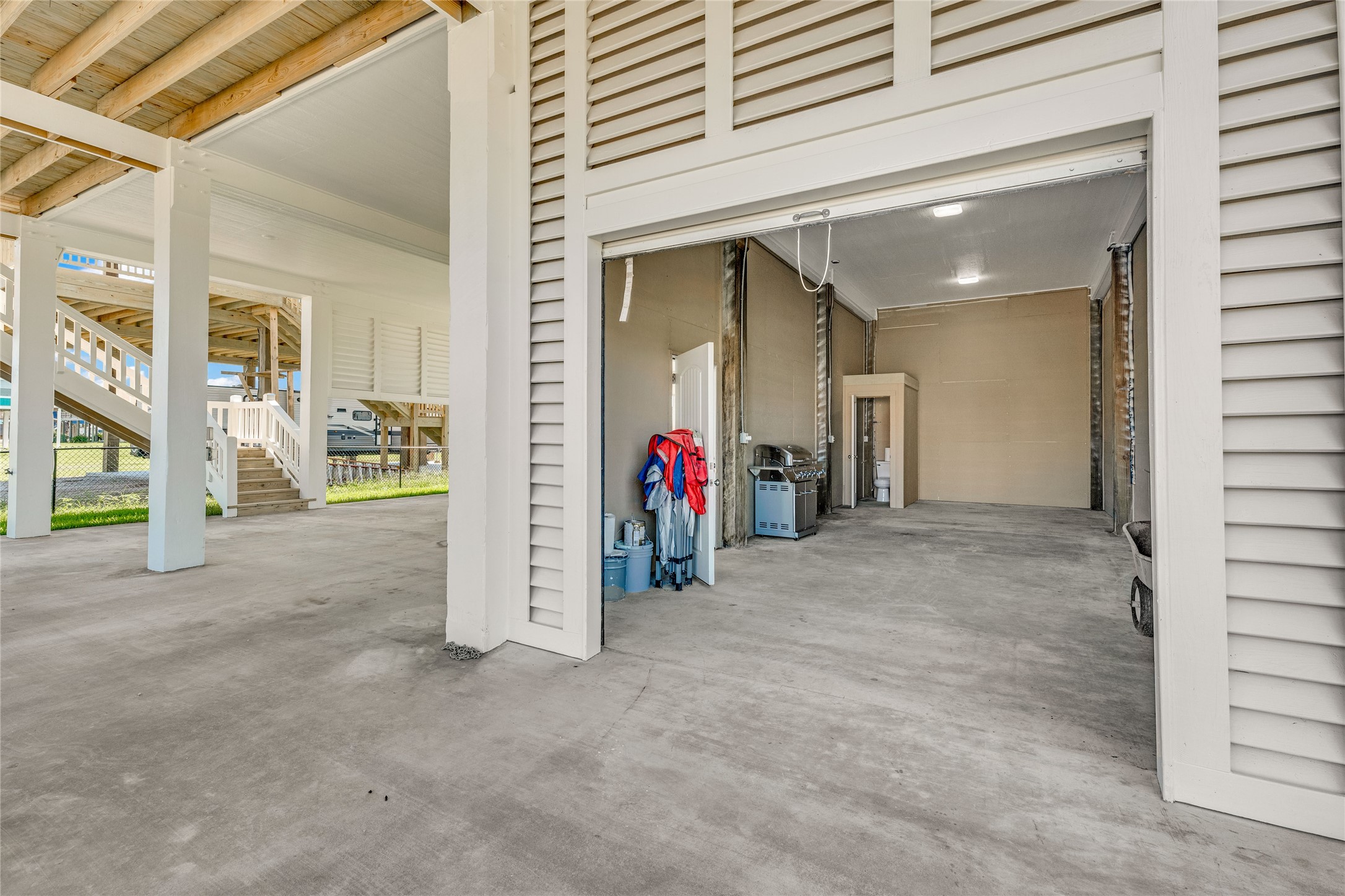 863 South Selwyn Road Crystal Beach, TX 77650 - Photo 29 of 32