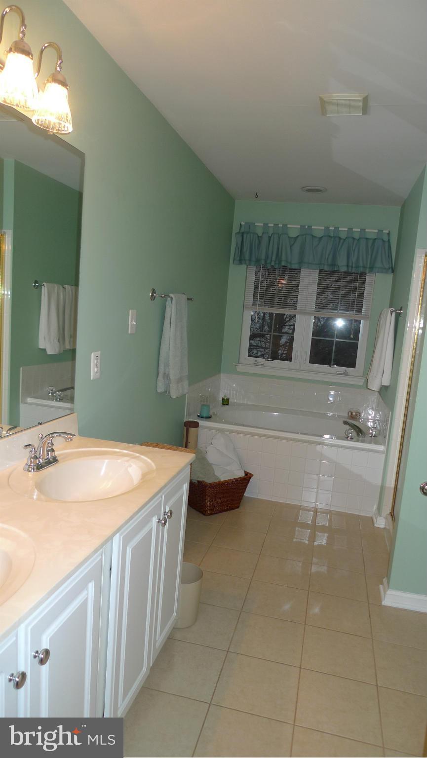 1714 Algonquin Road Frederick, MD 21701 - Photo 17 of 26 Bath (Master)