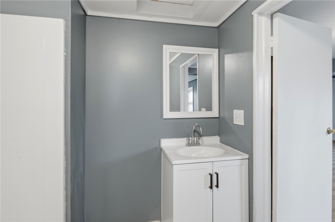 311 Arnold Road Coventry, RI 02816 - Photo 12 of 42