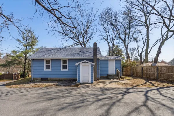 $329,000 | 311 Arnold Road, Coventry, RI 02816