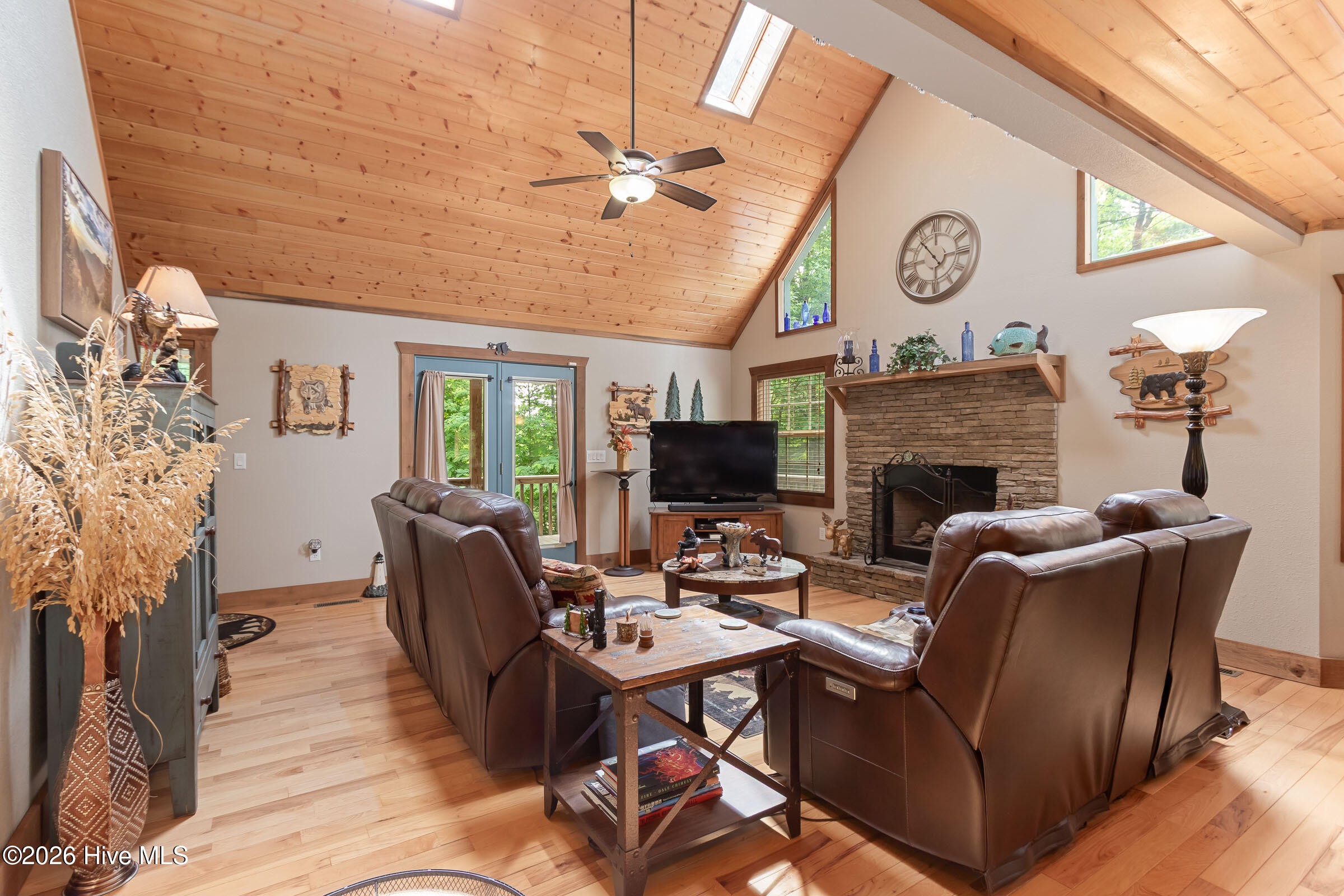 1070 Burger Road Murphy, NC 28906 - Photo 26 of 55 Living