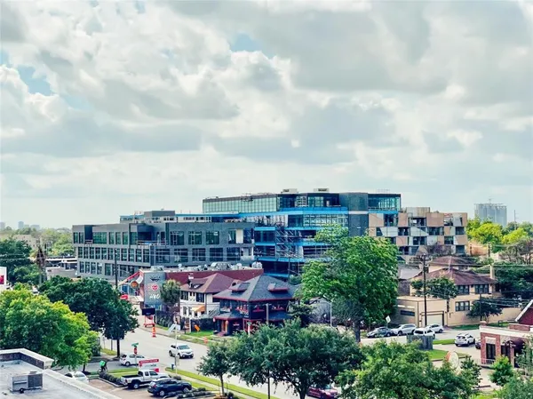 $3,700 | 1329 Hyde Park Boulevard, Houston, TX 77006