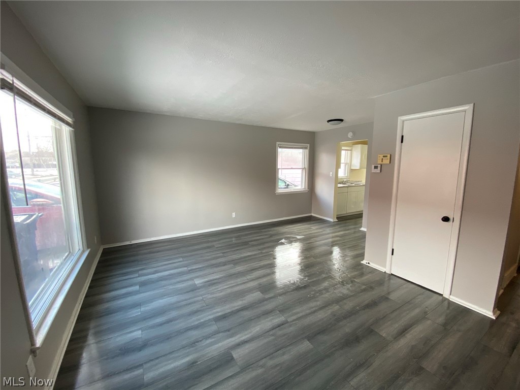 886 Wayside Road Cleveland, OH 44110 - Photo 4 of 11