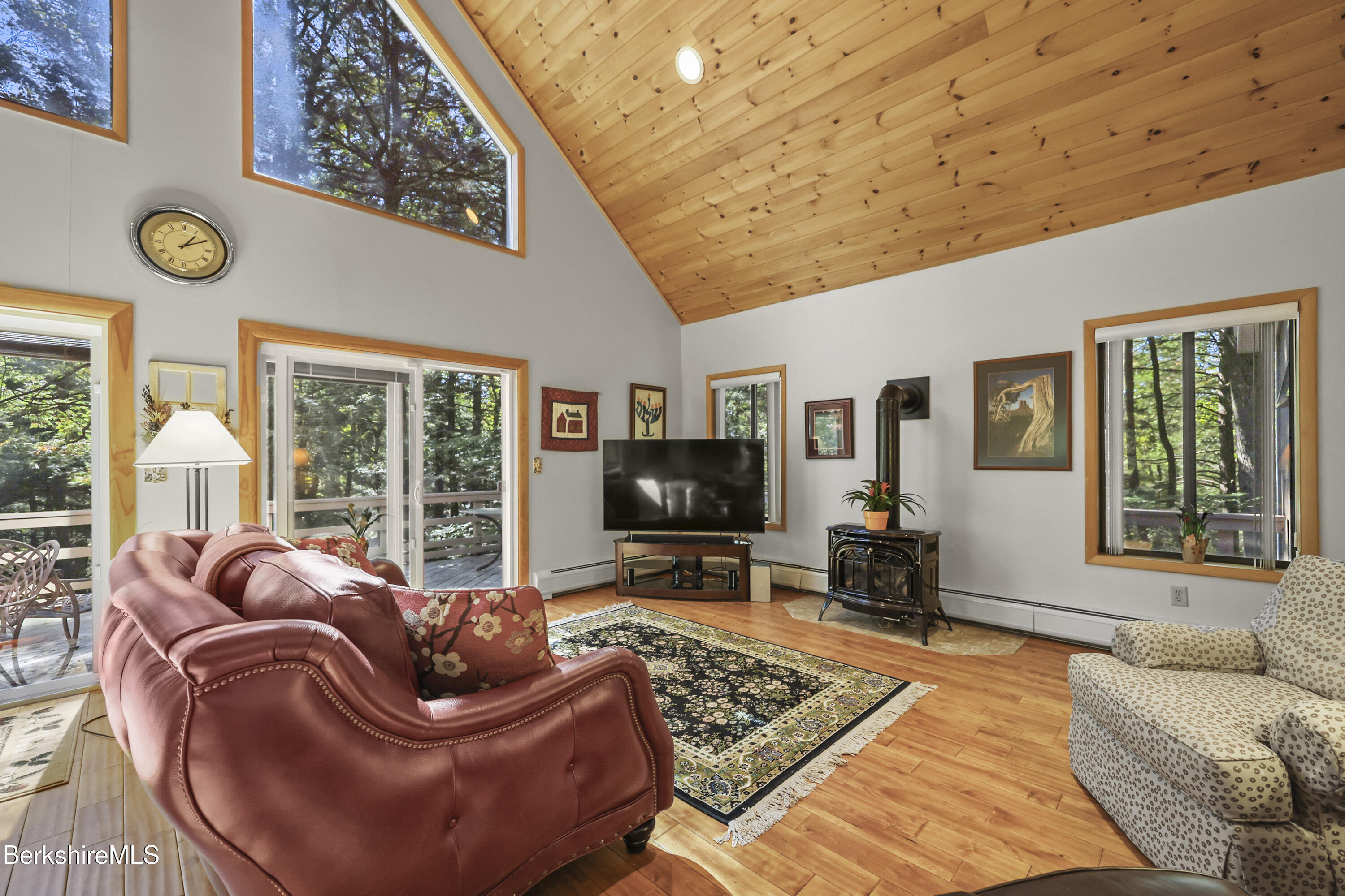 95 Sugar House Road Otis, MA 01253 - Photo 15 of 50 14-Great Rm.