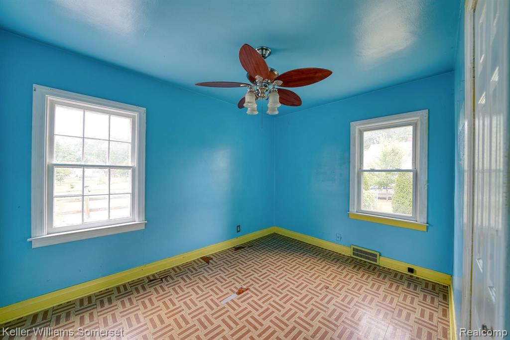 8485 Stephens Center Line, MI 48015 - Photo 18 of 27 Gallery Image 18