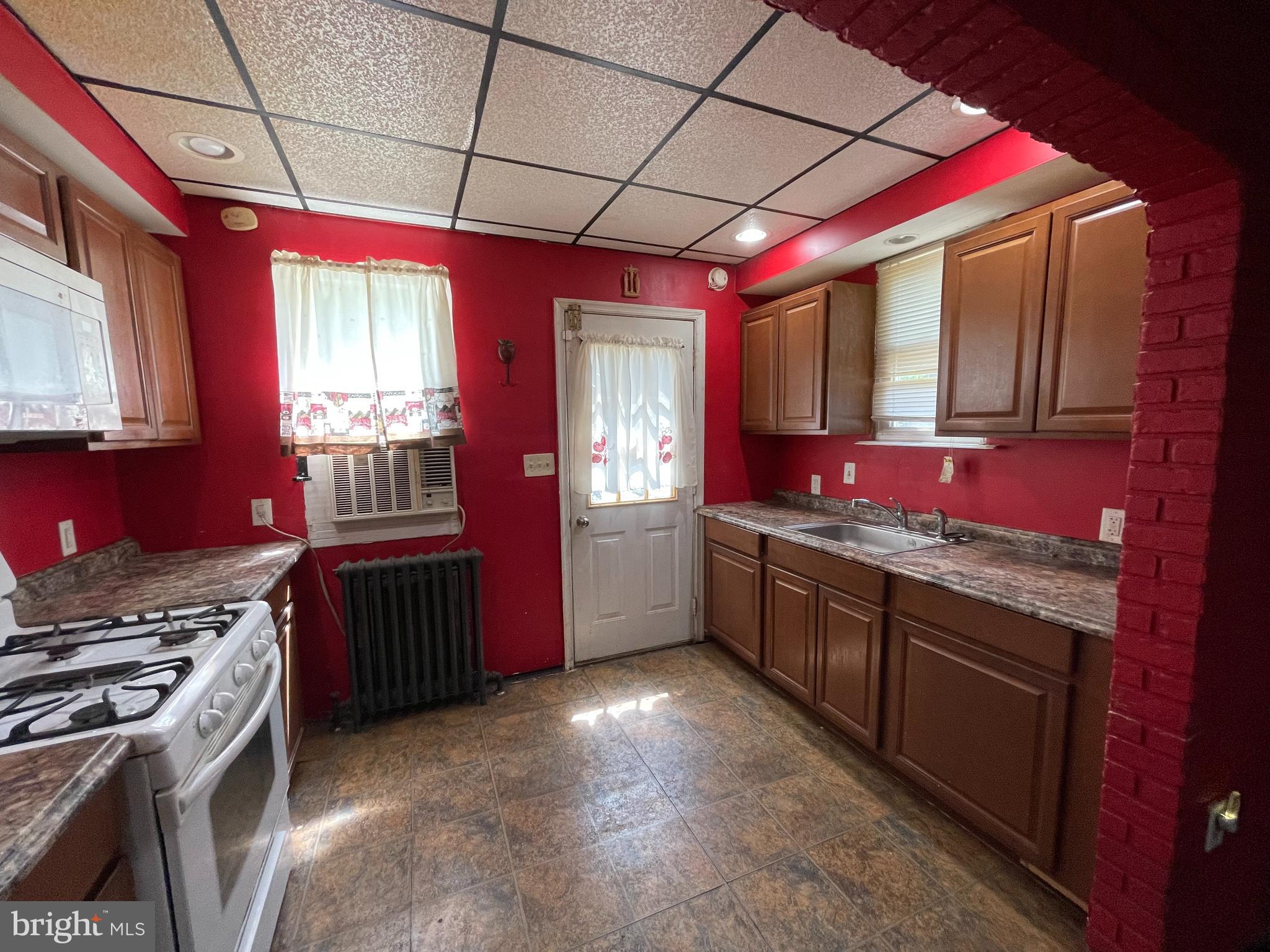 1007 Locust Street Reading, PA 19604 - Photo 9 of 26 Gallery Image 9