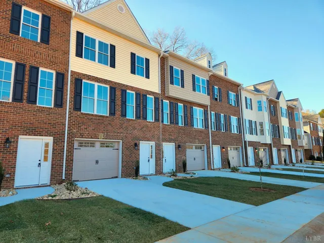 $299,900 | 3008 Hill Street, Unit 408, Lynchburg, VA 24501