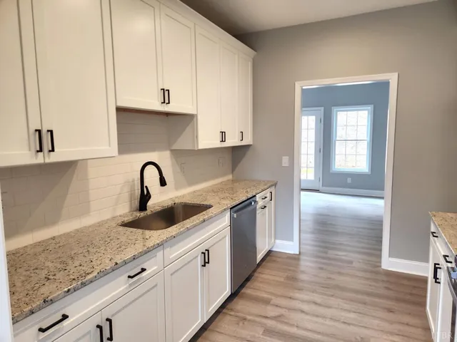 $299,900 | 3008 Hill Street, Unit 408, Lynchburg, VA 24501