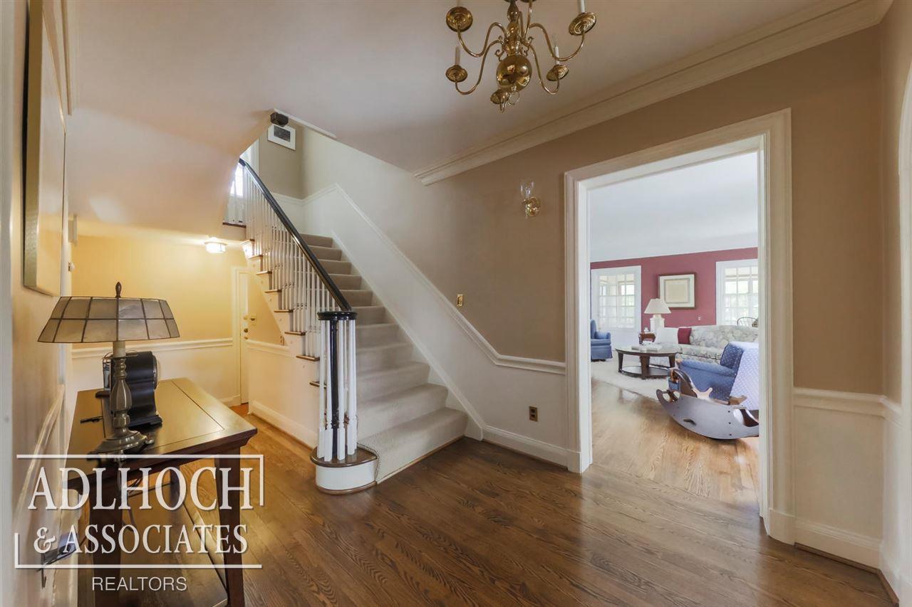207 Ridge Road Grosse Pointe Farms, MI 48236 - Photo 5 of 28