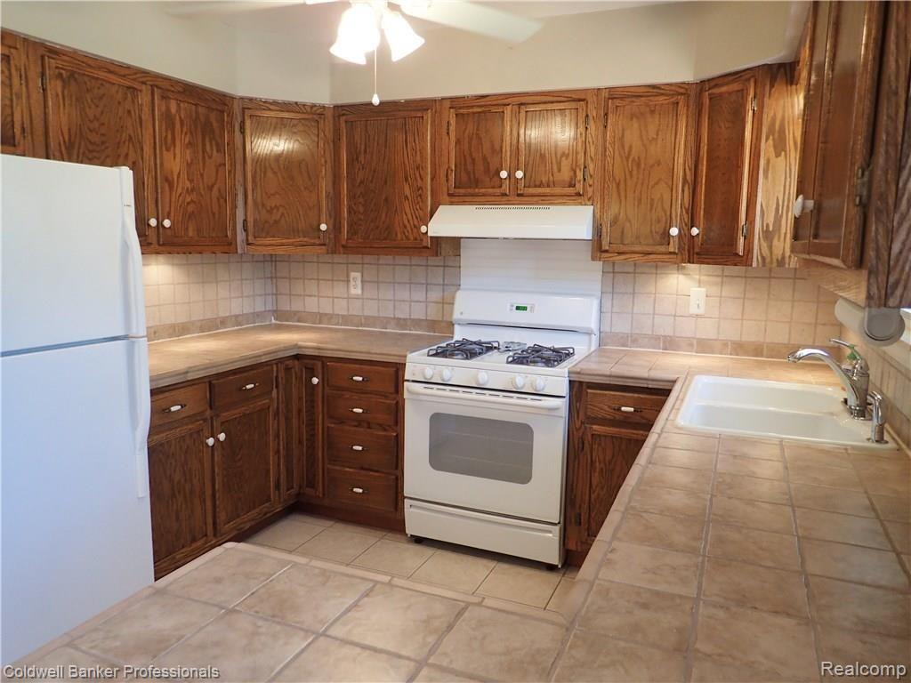 2562 Fish Lake Road Lapeer, MI 48446 - Photo 18 of 30