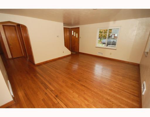1929 Bower Hill Road Pittsburgh, PA 15243 - Photo 3 of 16 Living Room. ENTRY DOOR AND A LARGE WINDOW FOR A VIEW OF THE YARD.