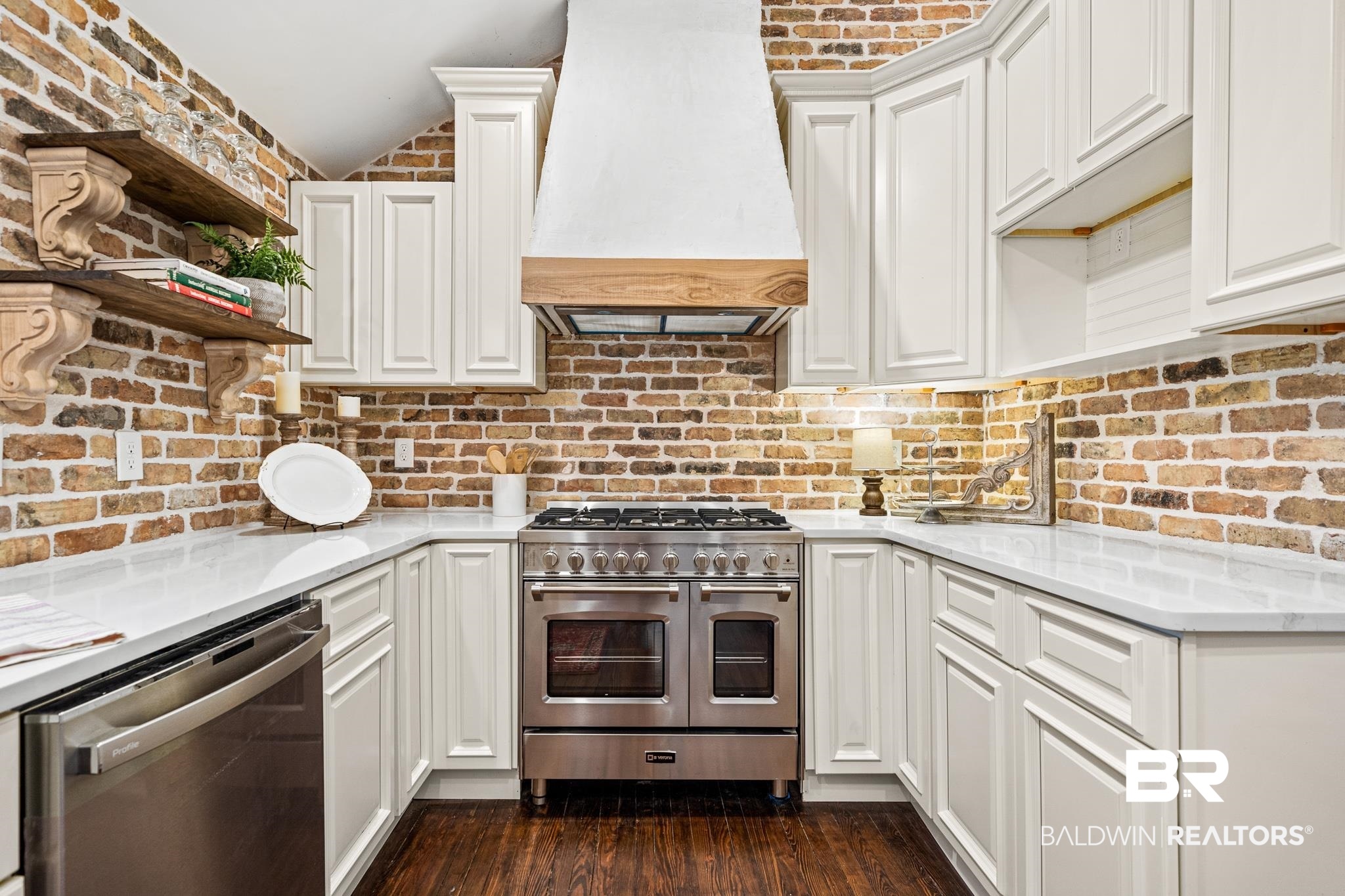 503 Oak Ridge Court West Daphne, AL 36526 - Photo 18 of 41 Kitchen