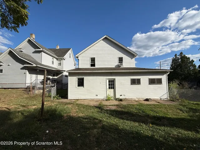 $1,200 | 947 Carmalt Street, Dickson City, PA 18519