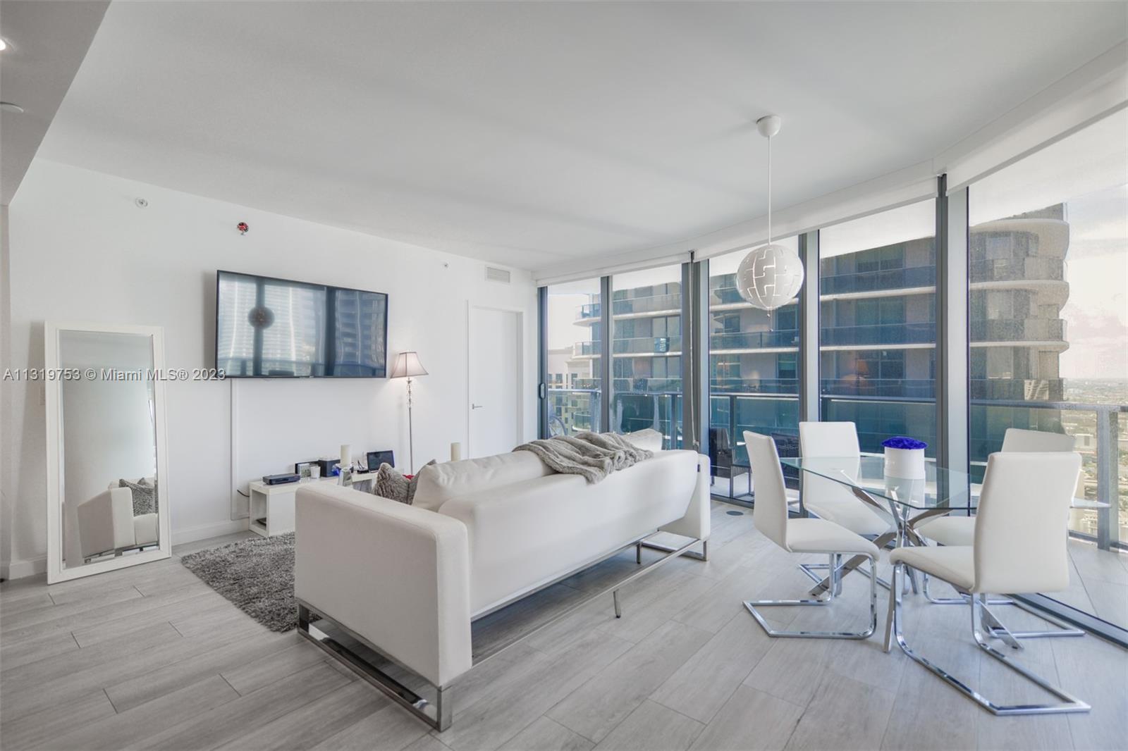 45 Southwest 9th Street, Unit 3308 Miami, FL 33130 - Photo 13 of 16 Gallery Image 13
