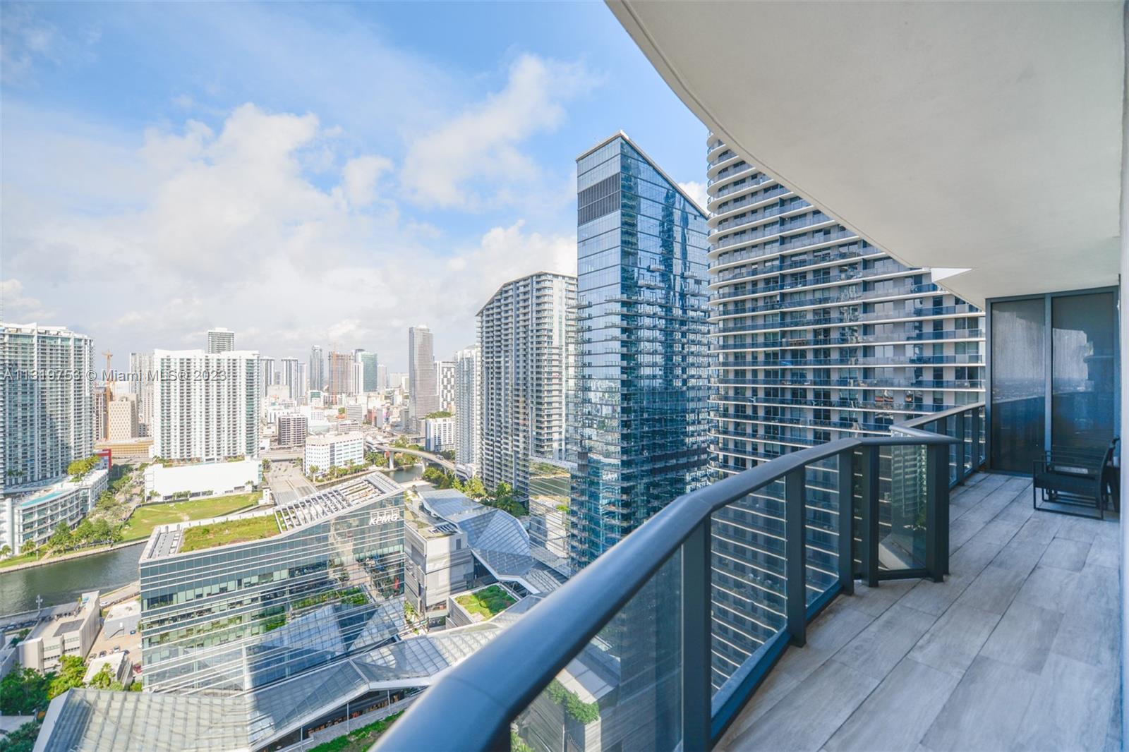 45 Southwest 9th Street, Unit 3308 Miami, FL 33130 - Photo 14 of 16 Gallery Image 14