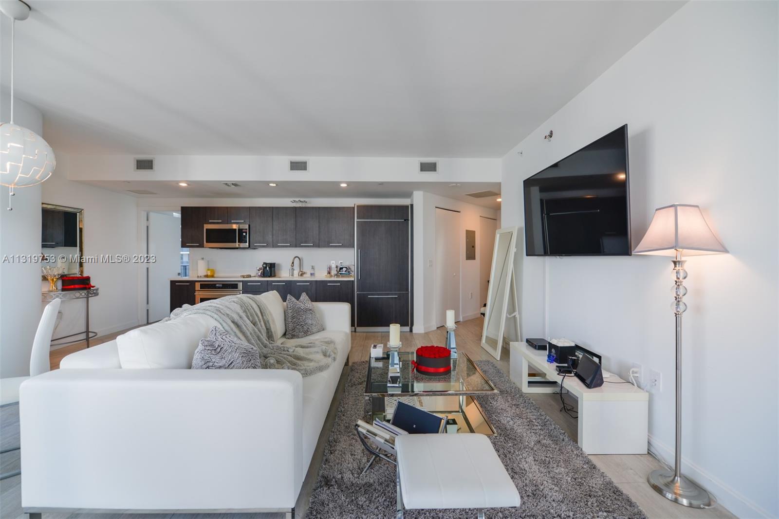 45 Southwest 9th Street, Unit 3308 Miami, FL 33130 - Photo 4 of 16 Gallery Image 4
