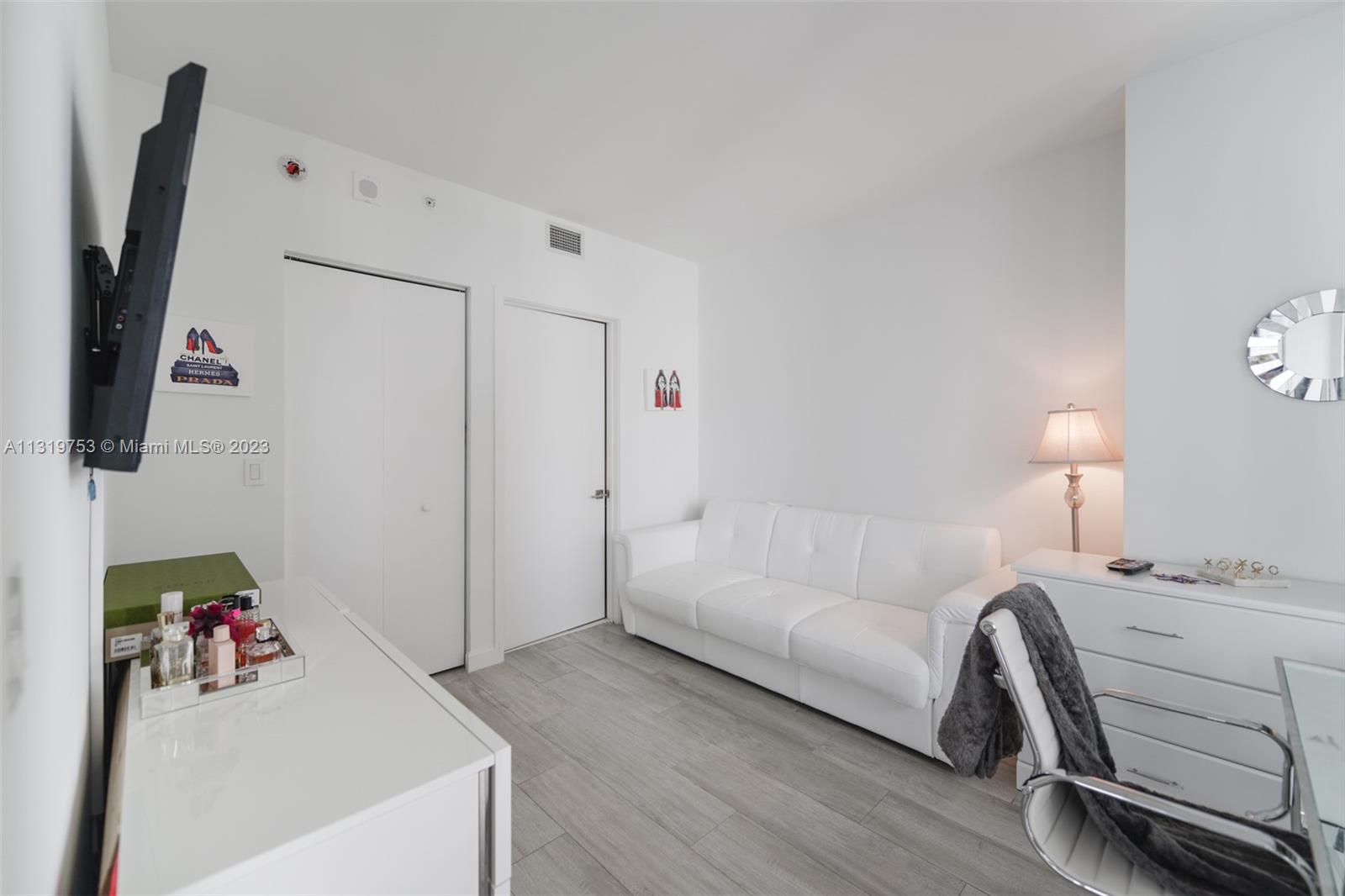 45 Southwest 9th Street, Unit 3308 Miami, FL 33130 - Photo 8 of 16 Gallery Image 8