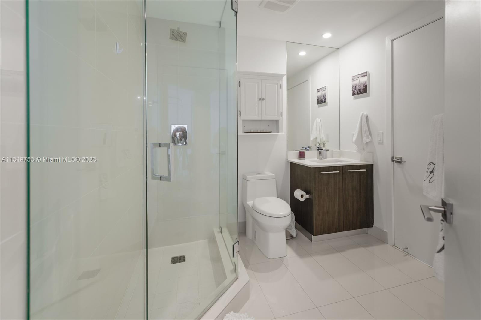 45 Southwest 9th Street, Unit 3308 Miami, FL 33130 - Photo 10 of 16 Gallery Image 10
