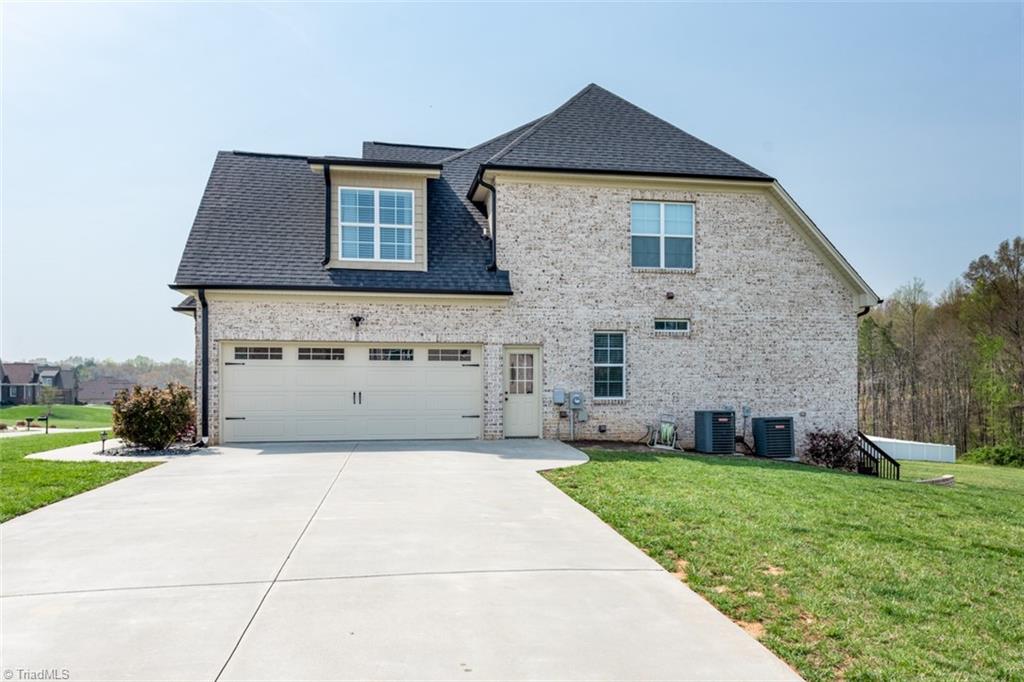 267 Centenary Ridge Drive Clemmons, NC 27012 - Photo 3 of 44 Gallery Image 3