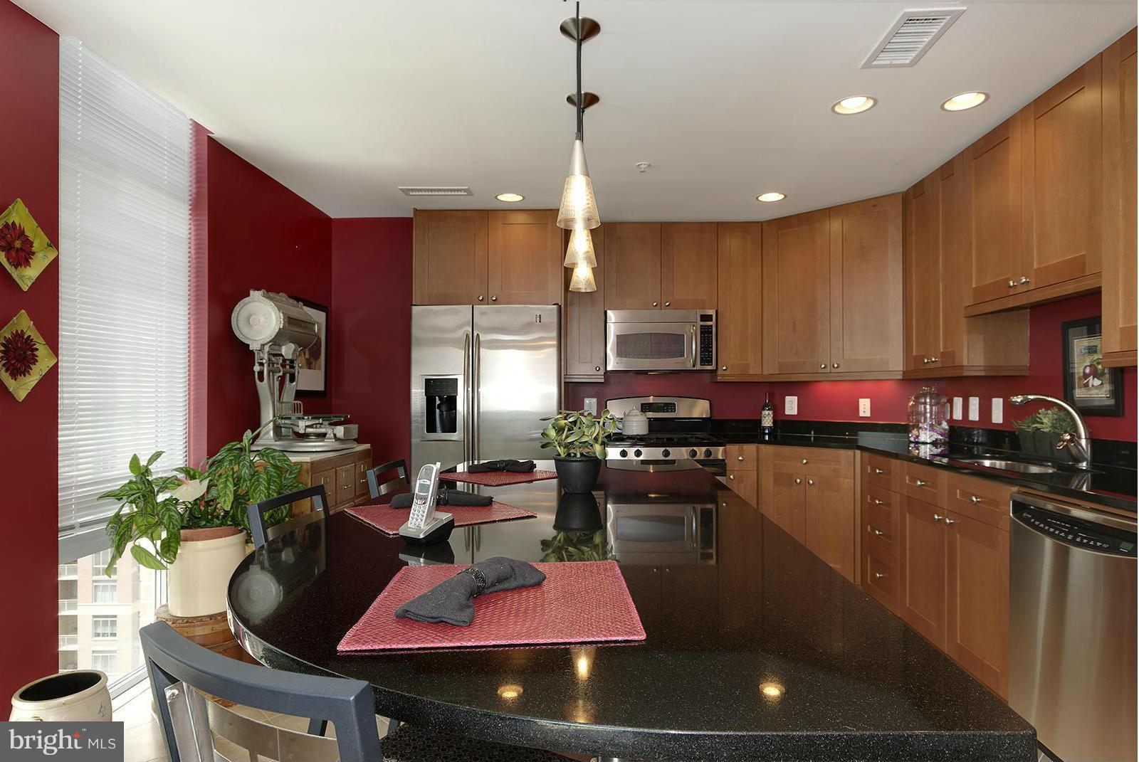 11990 Market Street, Unit 801 Reston, VA 20190 - Photo 8 of 25 Kitchen
