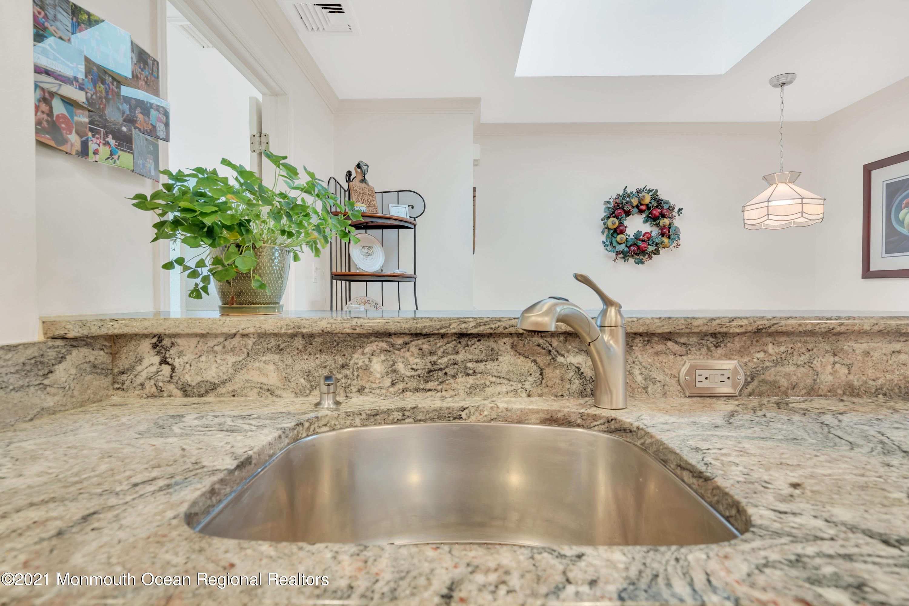 603 Woodview Road Brielle, NJ 08730 - Photo 14 of 59 015_dsc09130