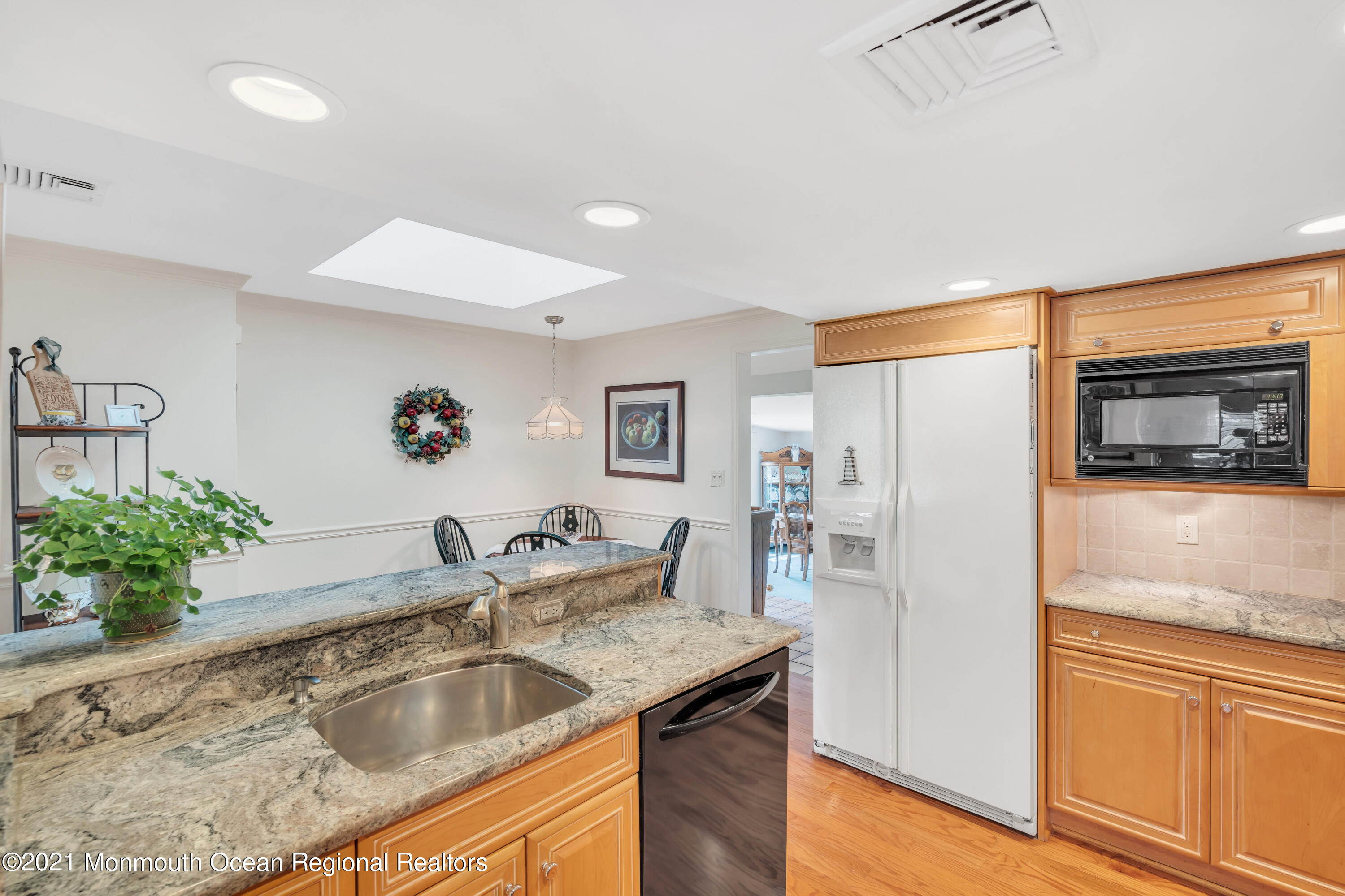603 Woodview Road Brielle, NJ 08730 - Photo 10 of 59 011_dsc09100