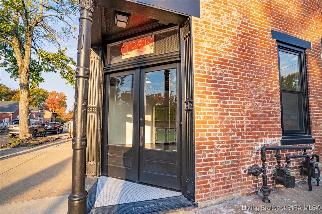 702 West Main Street Madison, IN 47250 - Photo 6 of 56