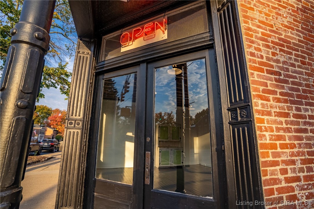 702 West Main Street Madison, IN 47250 - Photo 7 of 56