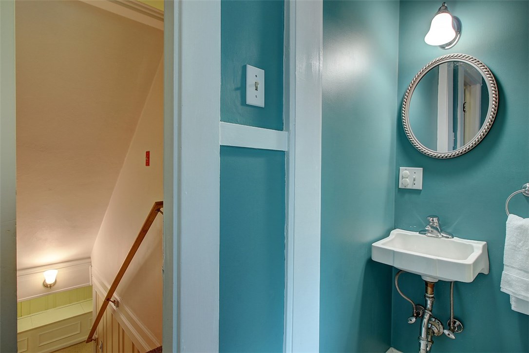 44 Alfred Stone Road Providence, RI 02906 - Photo 15 of 32