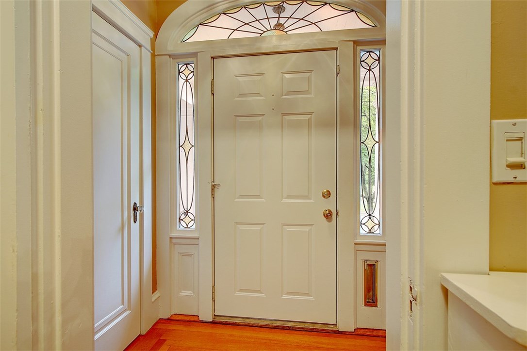 44 Alfred Stone Road Providence, RI 02906 - Photo 2 of 32