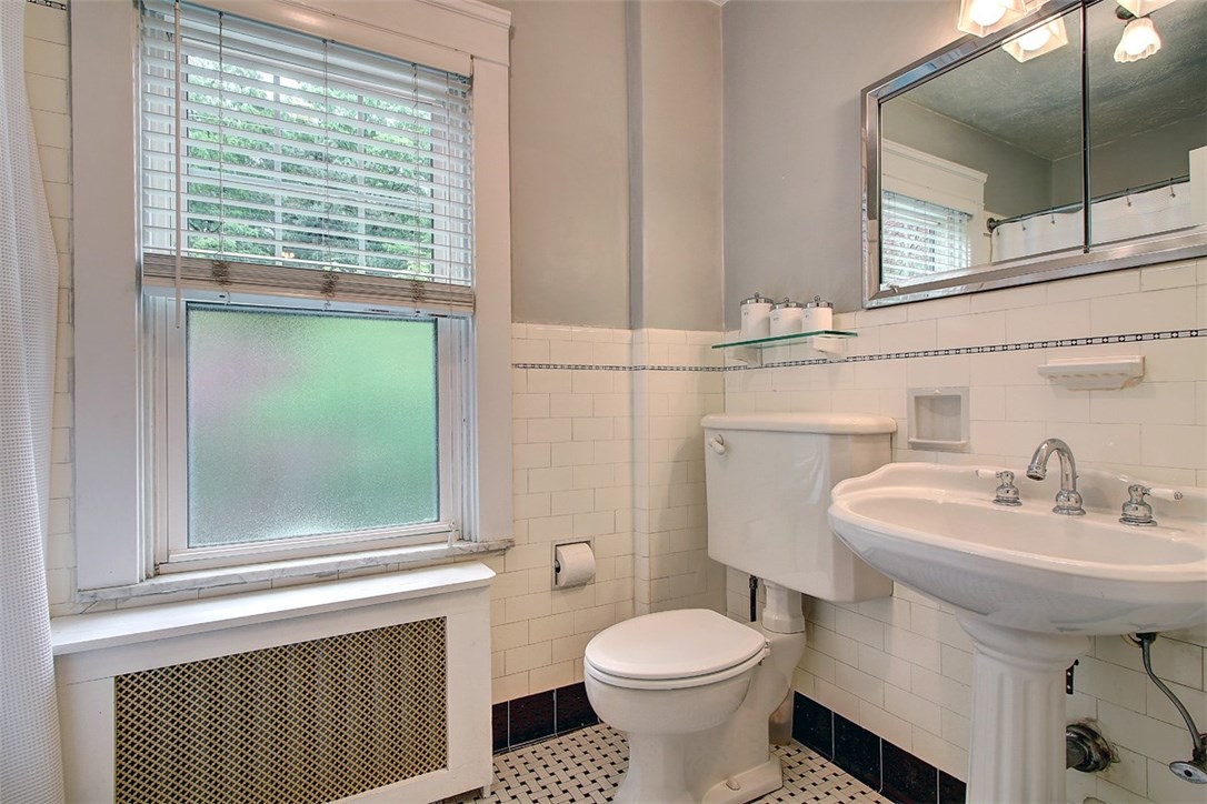 44 Alfred Stone Road Providence, RI 02906 - Photo 23 of 32