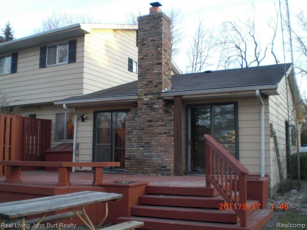 2284 Crane Road Fenton, MI 48430 - Photo 6 of 16 crane 018.jpg