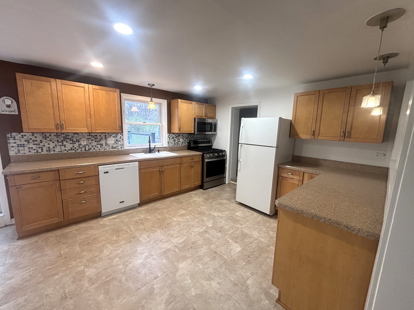 440 West Meadow Avenue Lombard, IL 60148 - Photo 4 of 13